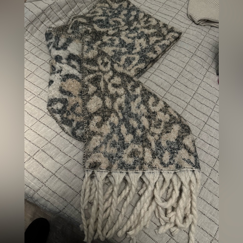 Oversized cozy scarf